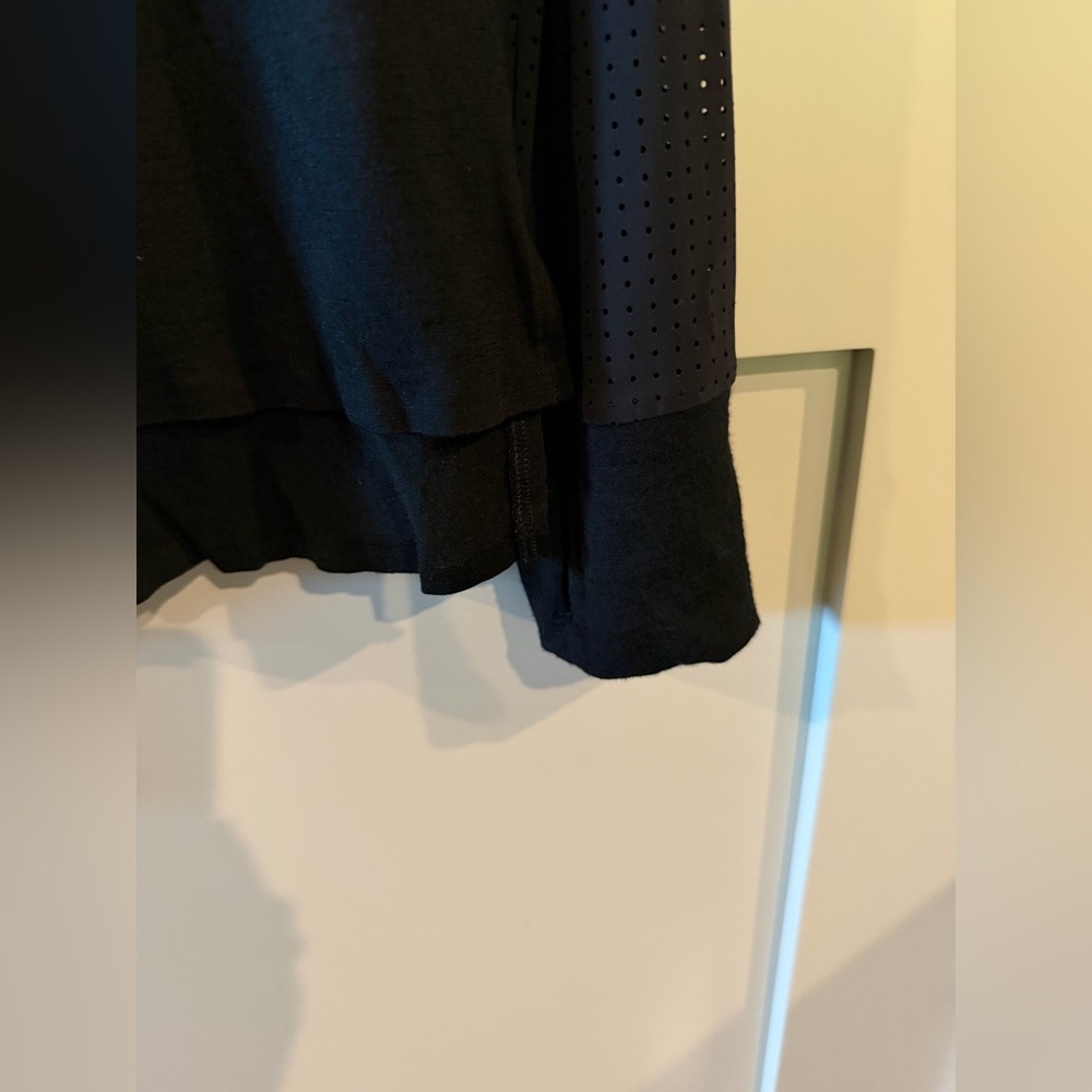 Sweaty Betty Breeze Merino Perforated Long Sleeve Running Tee - Black. WM. - Picture 8 of 14